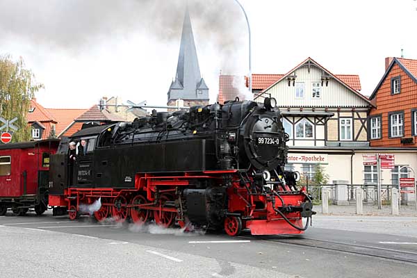 99 7234 auf der Kreuzung Westerntor